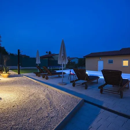 Peaceful With Swimming Pool In Labin Labin (Istria)